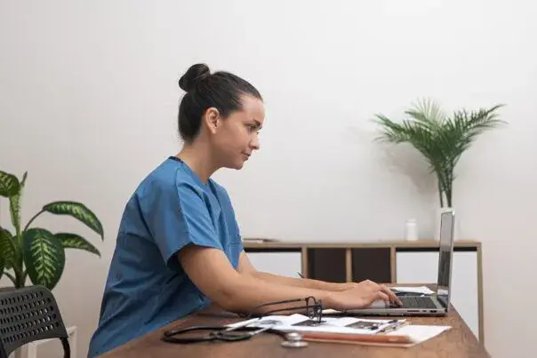 sec3-img-3 seamless check-in process for medical appointments